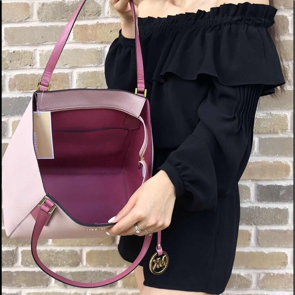 Gaby’sBags👜💕- NWT Michael Kors Large Tote Pink - Picture 3 of 4